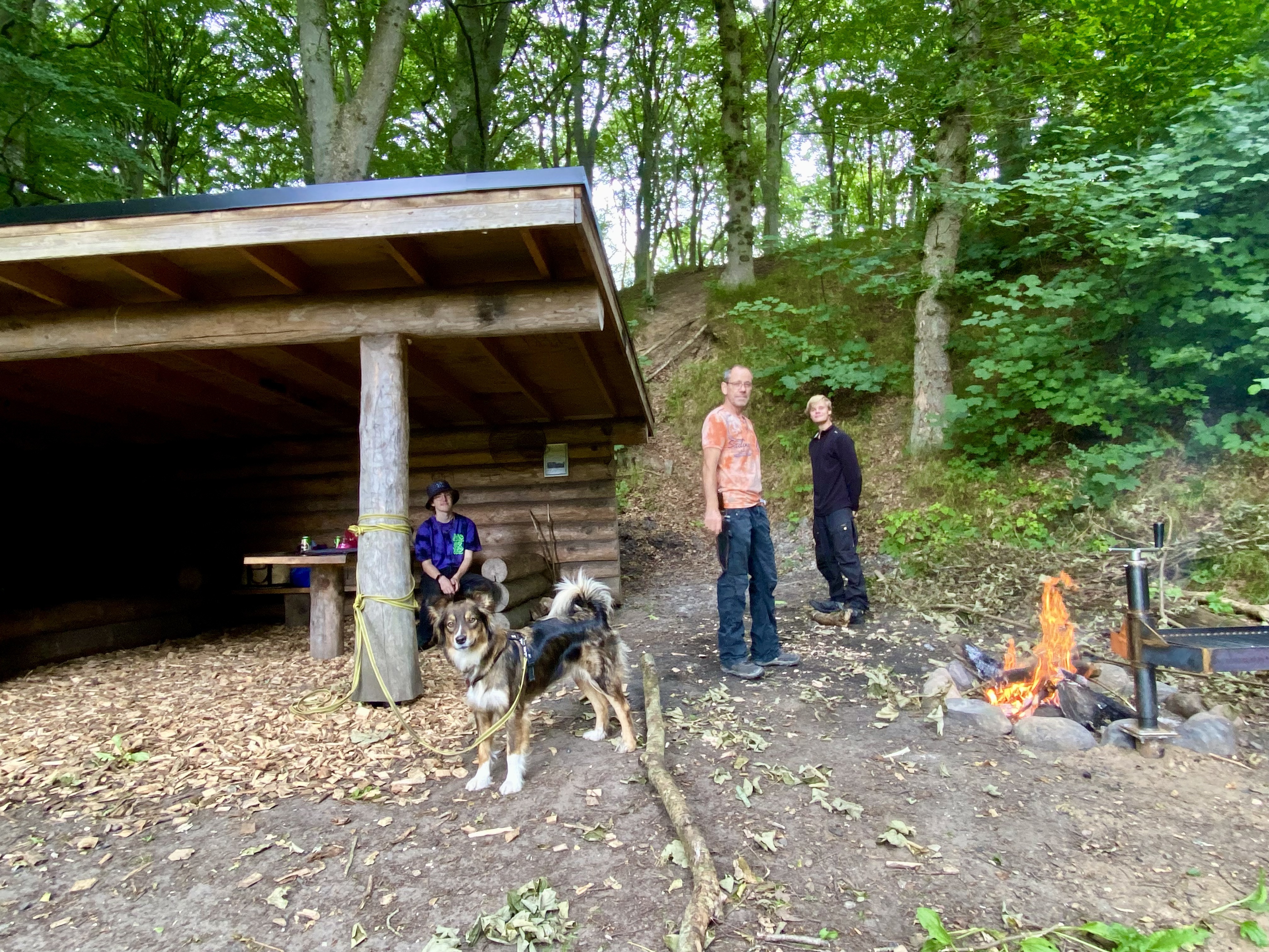 Familien Jensen og Petersen i shelter.