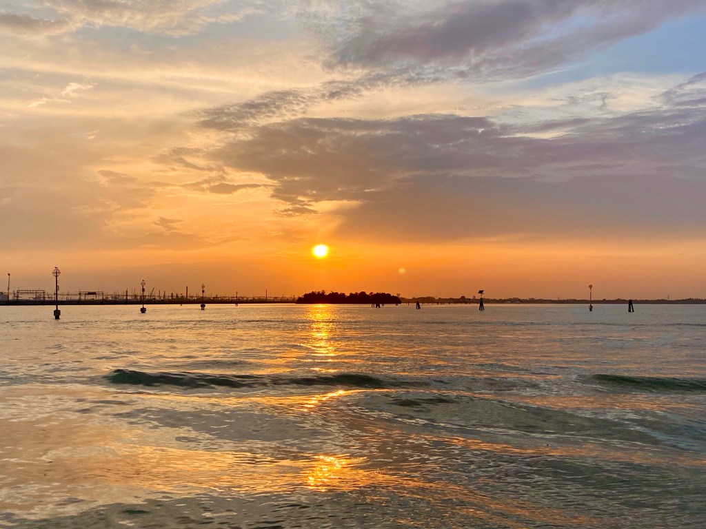 Smuk solnedgang, Cannaregio, Venedig, Italien.